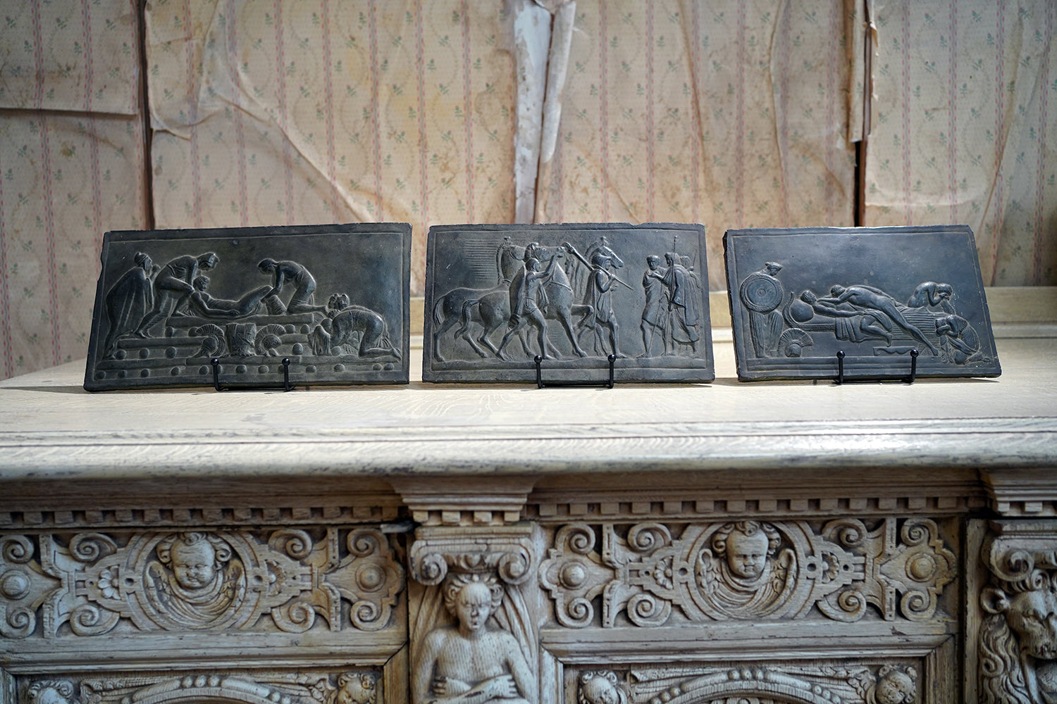 A Decorative Trio of Early 20thC Graduating Slate Plaques Depicting Classical Greek Scenes