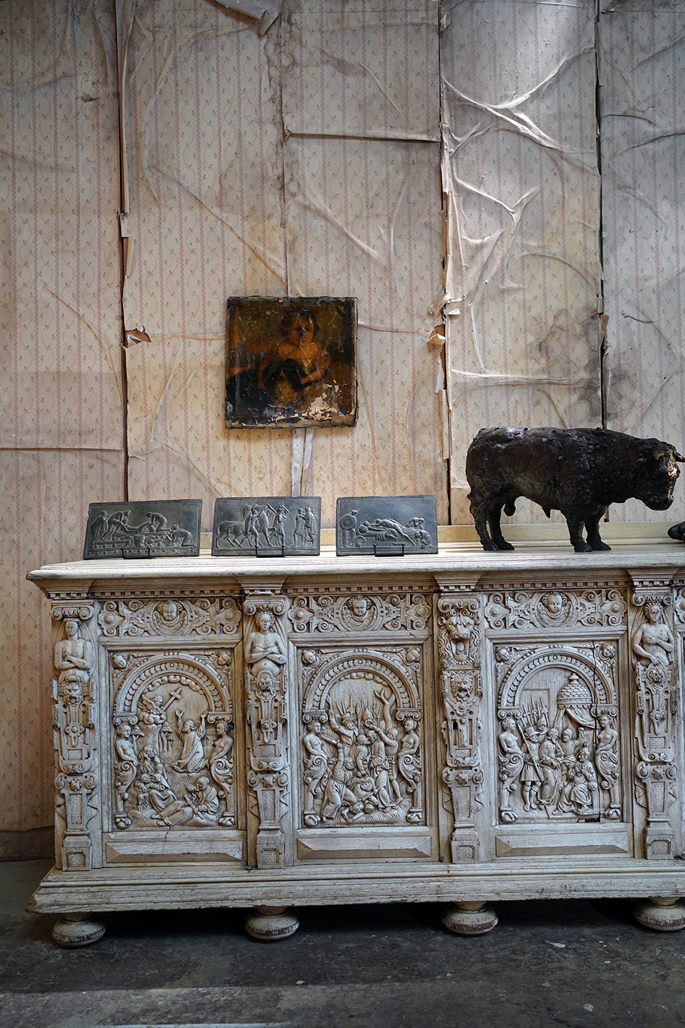 A Decorative Trio of Early 20thC Graduating Slate Plaques Depicting Classical Greek Scenes