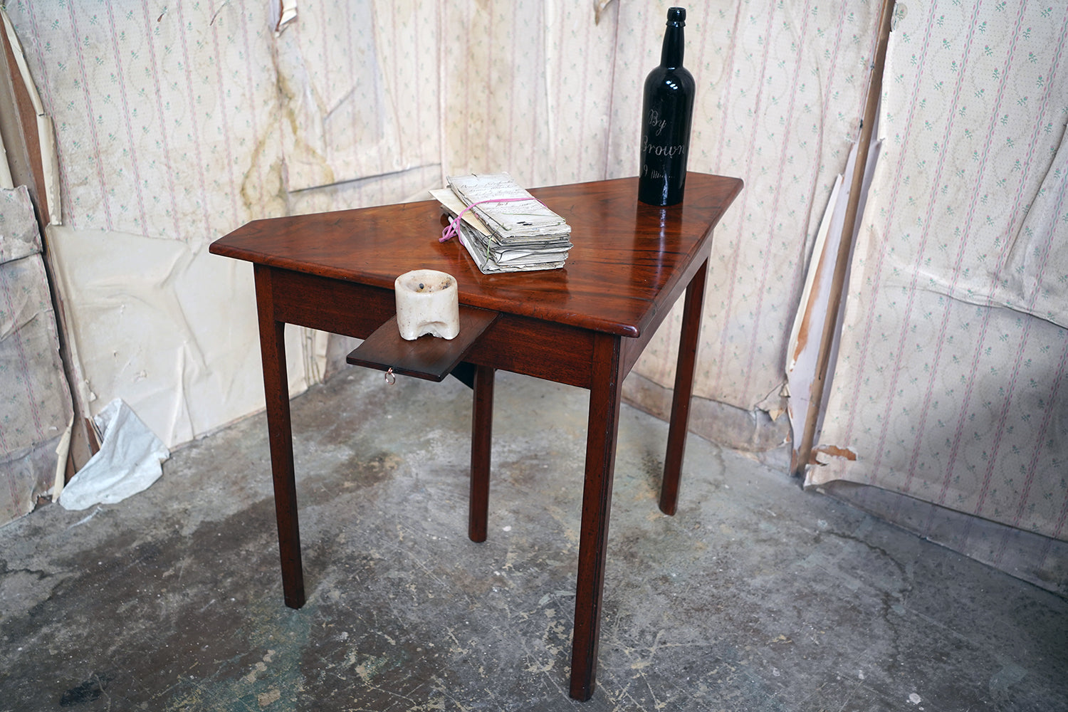 A George III Mahogany Triangular Drop-Leaf Corner Table c.1760-70
