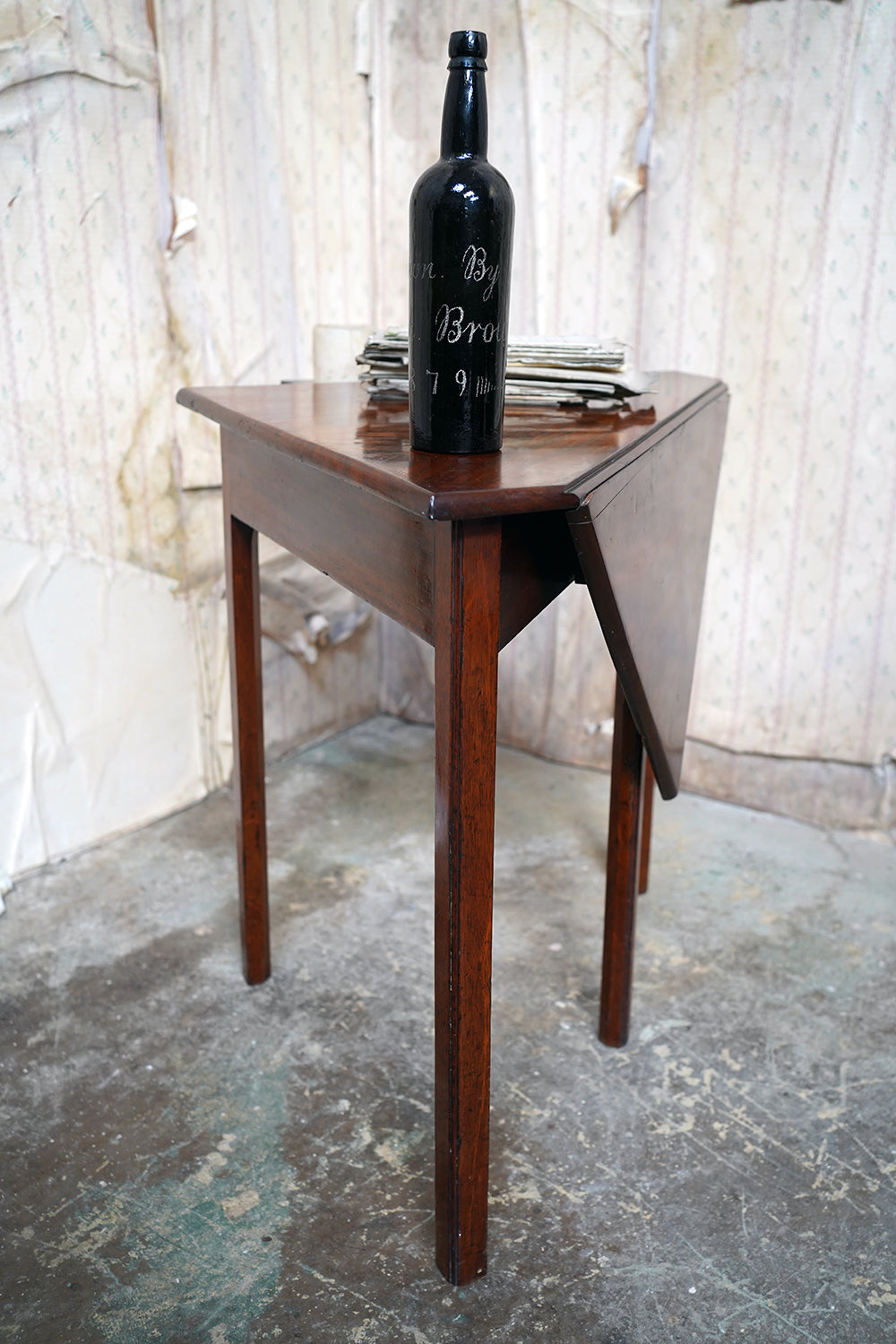 A George III Mahogany Triangular Drop-Leaf Corner Table c.1760-70