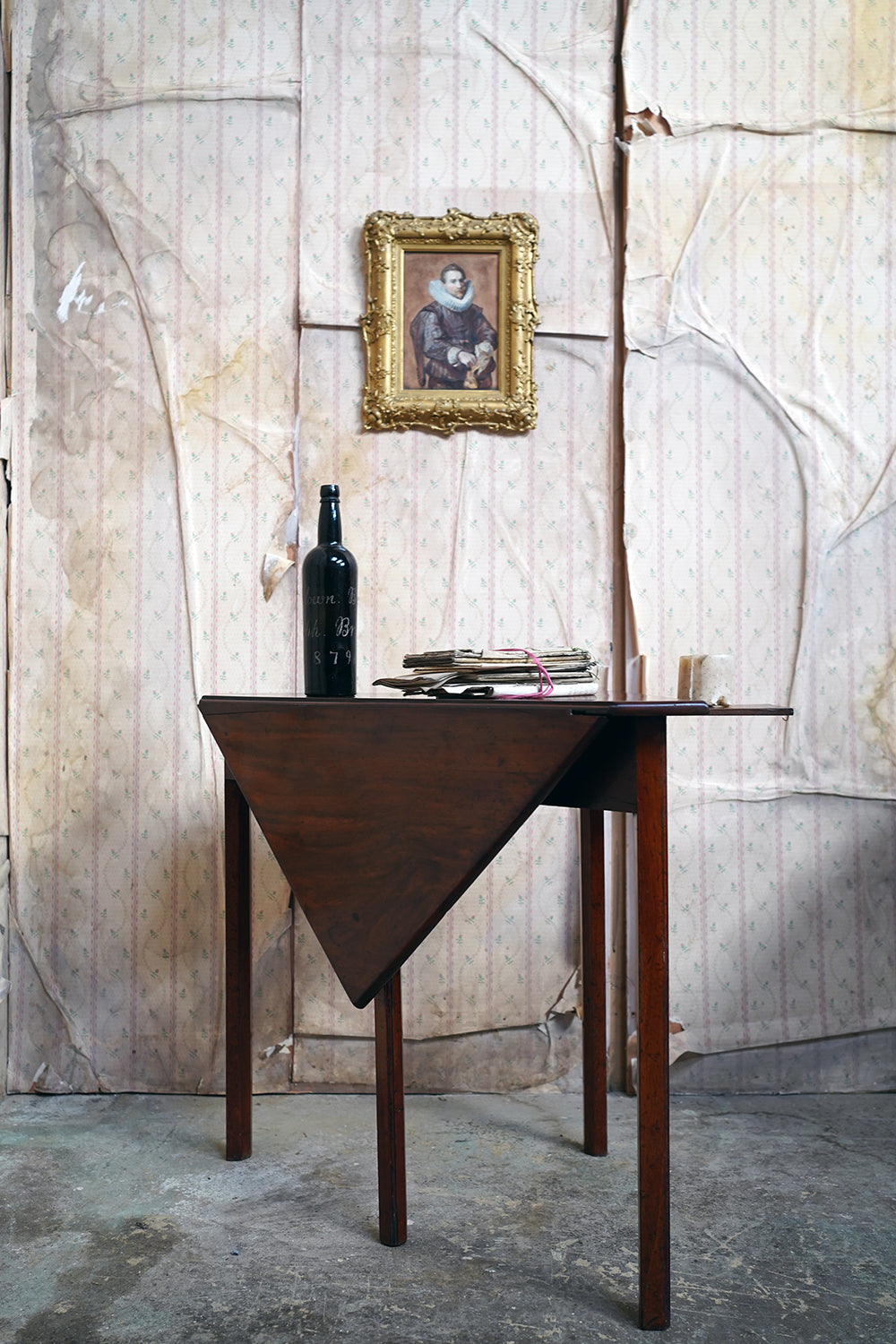 A George III Mahogany Triangular Drop-Leaf Corner Table c.1760-70