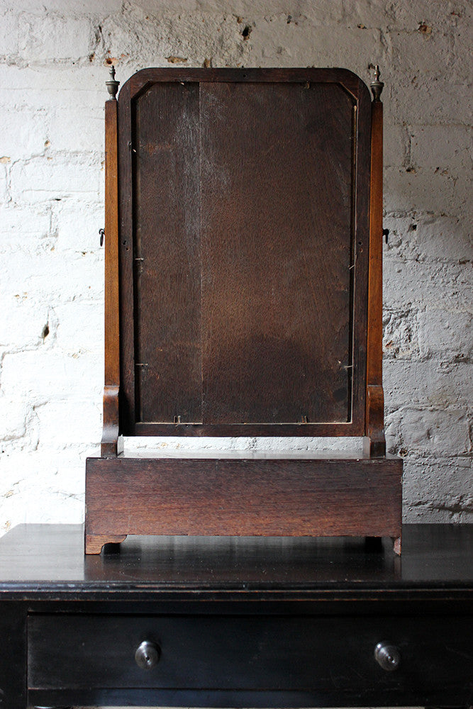 A Fine George II Period Figured Walnut Three-Drawer Dressing Mirror c.1730