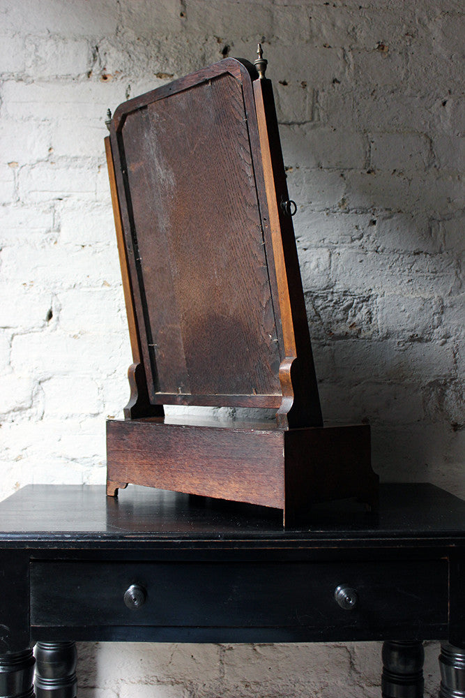 A Fine George II Period Figured Walnut Three-Drawer Dressing Mirror c.1730
