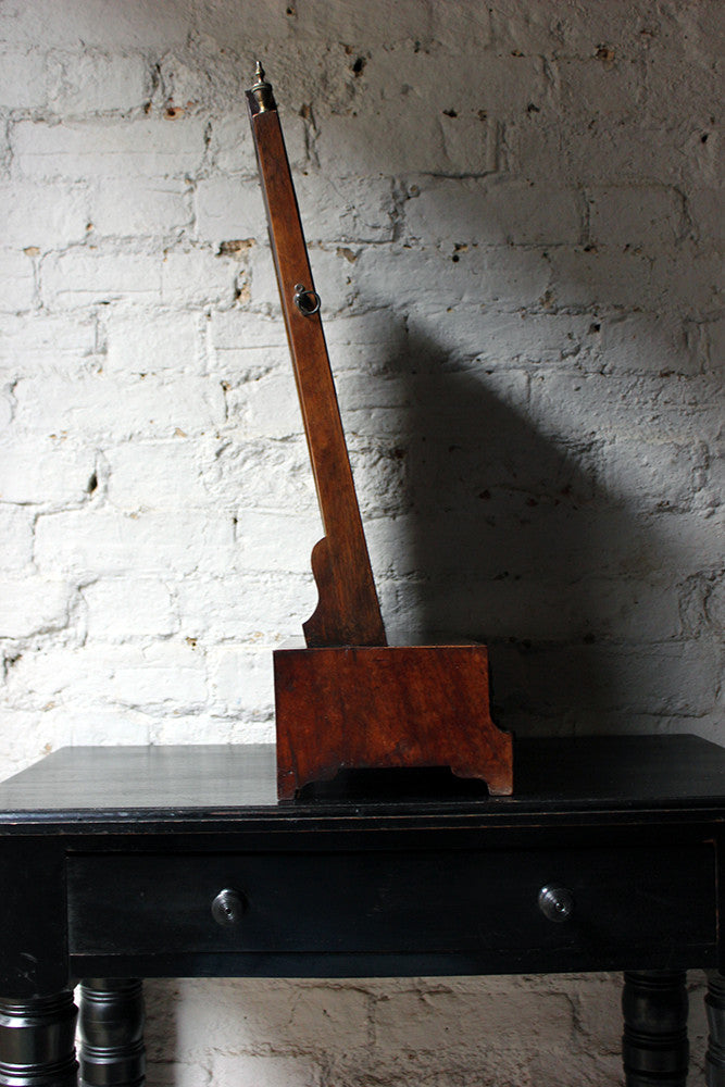A Fine George II Period Figured Walnut Three-Drawer Dressing Mirror c.1730