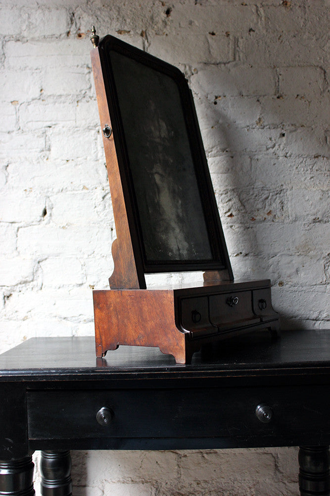 A Fine George II Period Figured Walnut Three-Drawer Dressing Mirror c.1730