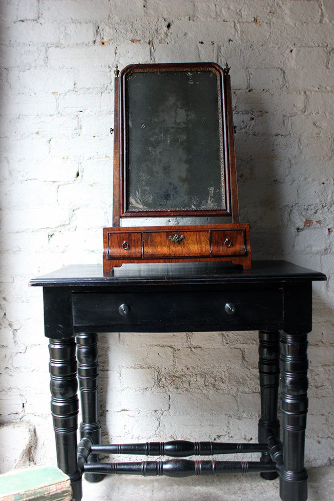 A Fine George II Period Figured Walnut Three-Drawer Dressing Mirror c.1730