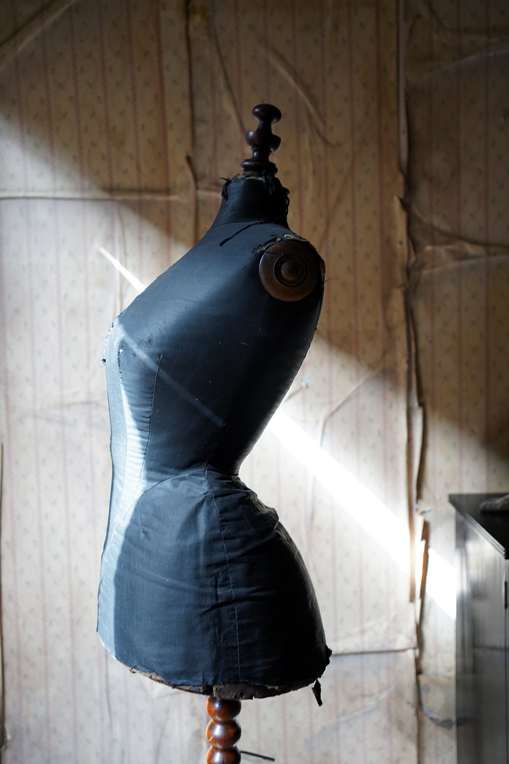 A Good Late Victorian Wasp-Waisted Shop Display Mannequin by Wells & Son, London
