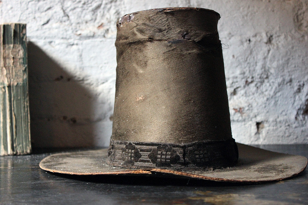 A Glorious Mid-19thC Ladies Silk Welsh Hat 'Het Gymreig' by 'Carver & Co late Dale & Co' c.1850