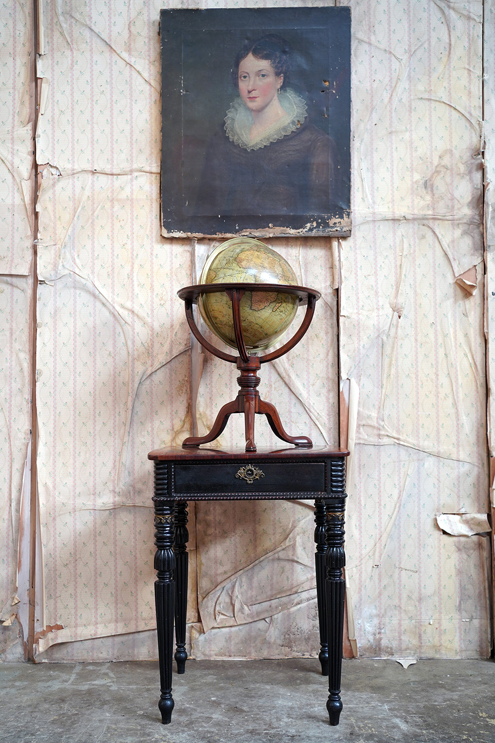 A Fine Late Regency/William IV Period Rosewood & Ebonised Side Table c.1825-35
