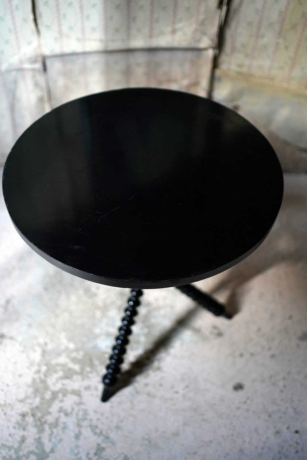 A Good Quality Late 19thC Ebonised Aesthetic Movement Ebonised Gypsy Table by Wylie & Lochhead