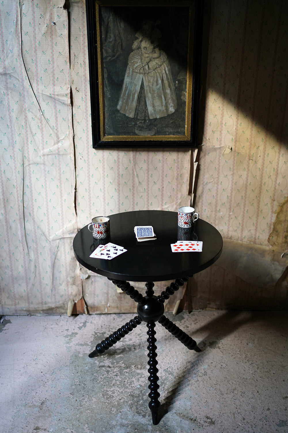 A Good Quality Late 19thC Ebonised Aesthetic Movement Ebonised Gypsy Table by Wylie & Lochhead