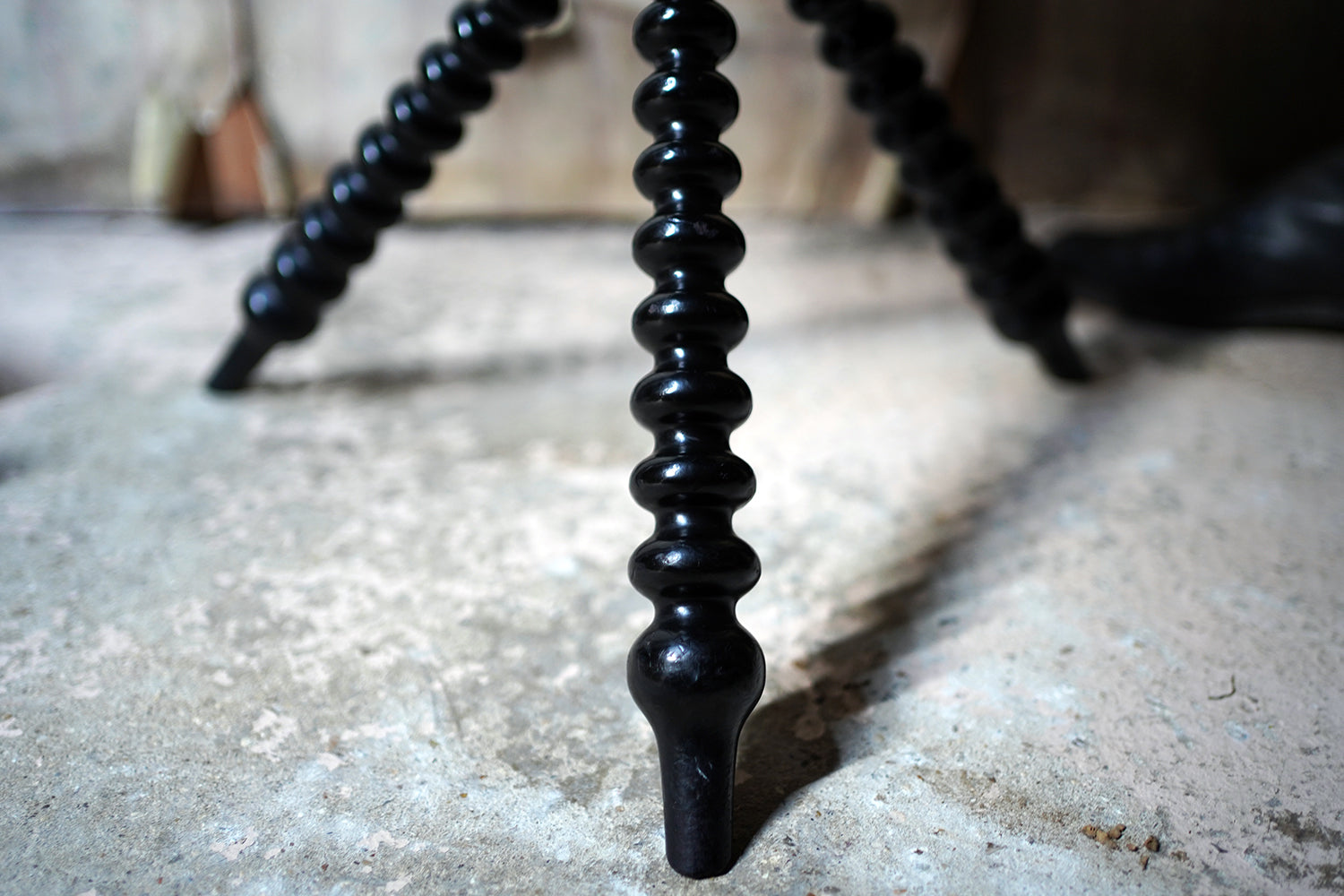 A Good Quality Late 19thC Ebonised Aesthetic Movement Ebonised Gypsy Table by Wylie & Lochhead